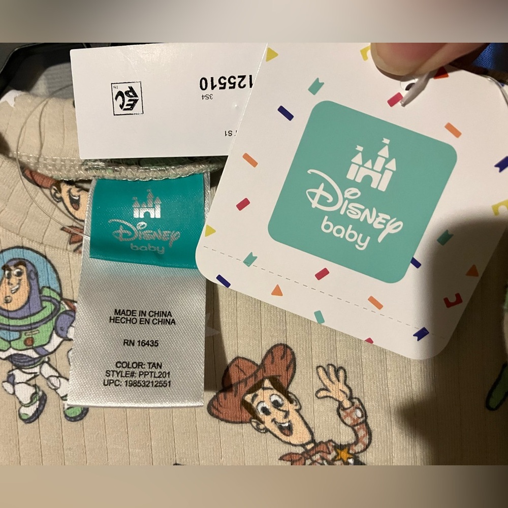 💚Disney Baby NWT💚 Toy Story long sleeve outfit with Woody and Buzz 6-9 months - Picture 3 of 6